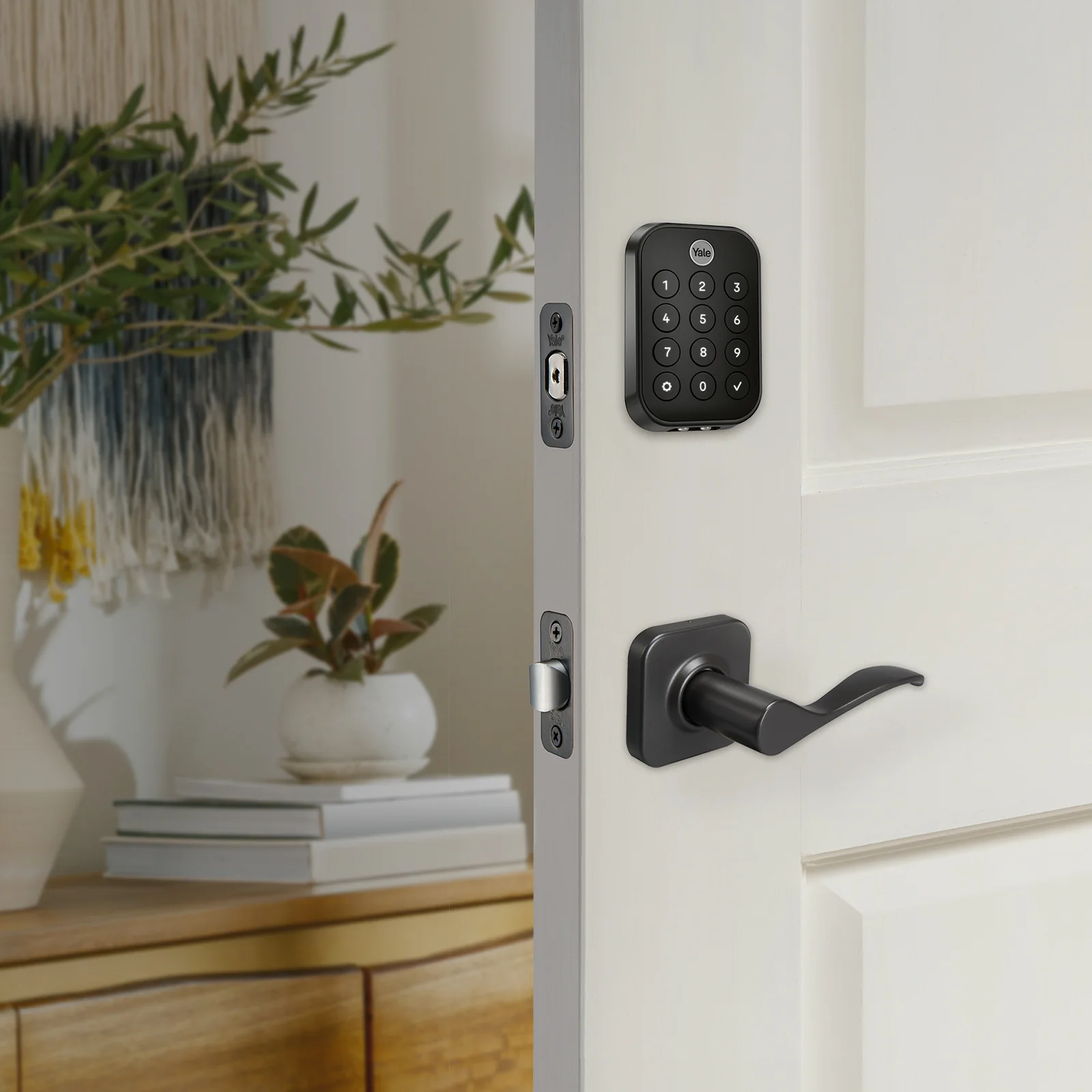 Yale Assure Lock 2 Touch Key-Free Keypad with Bluetooth and Norwood Lever - Image 5