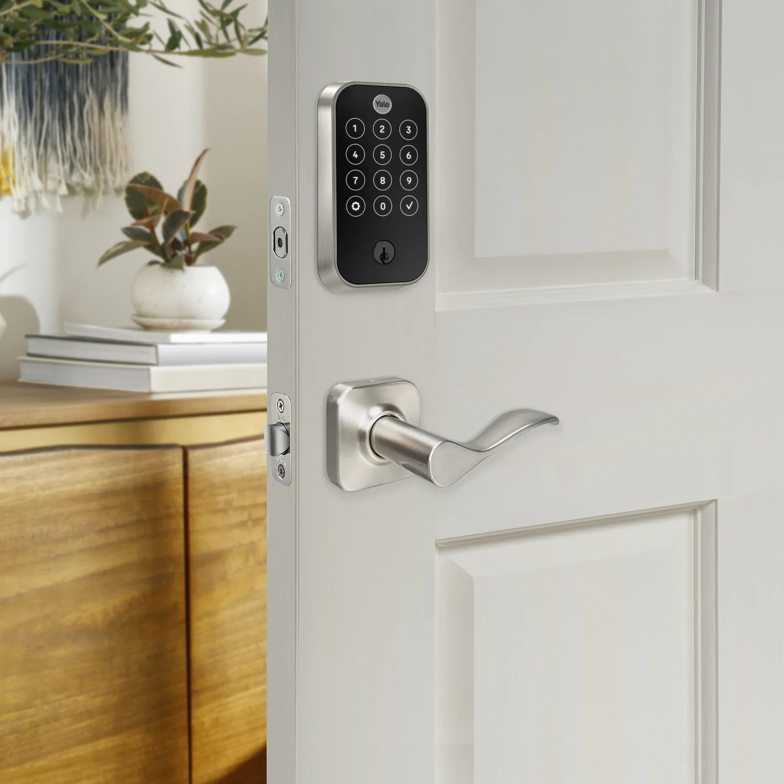 Yale Assure Lock 2 Touch with Bluetooth and Norwood Lever - Image 7