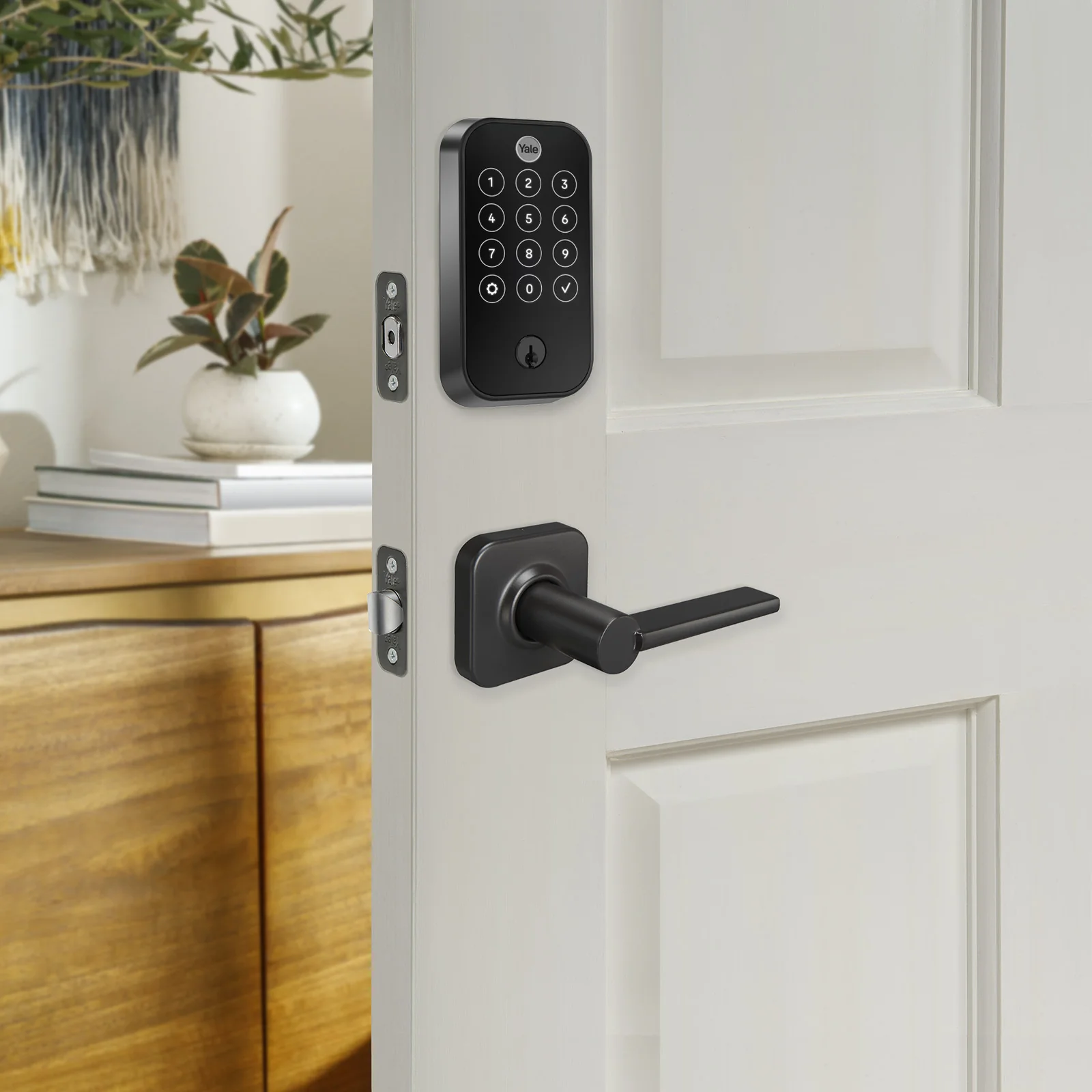Yale Assure Lock 2 Touch with Bluetooth and Valdosta Lever - Image 8